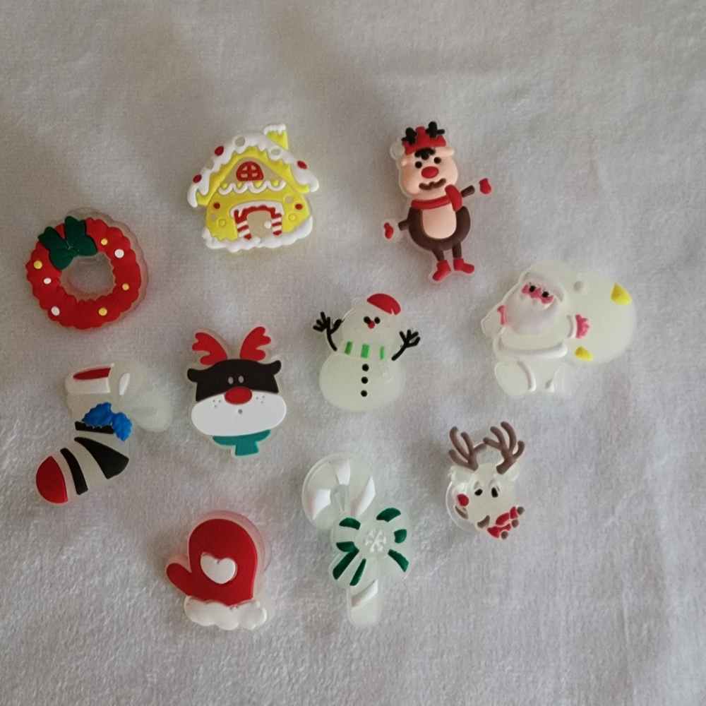 10 Piece Glow In The Dark Christmas Themed Shoe Charms